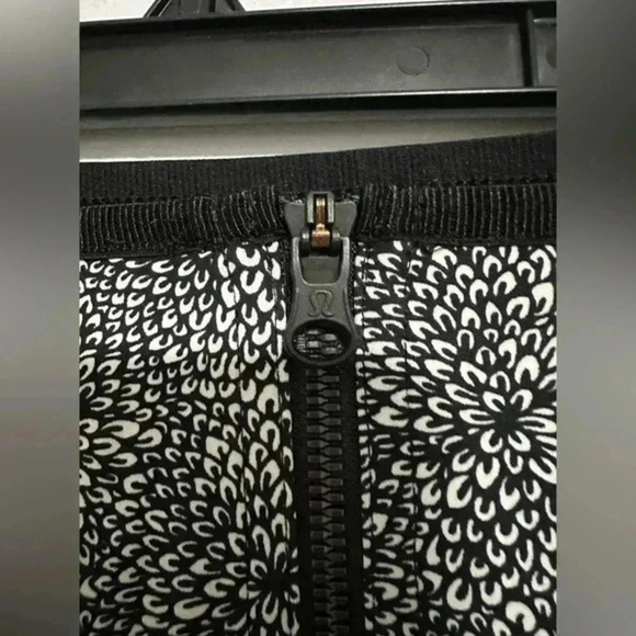 267. Lululemon Circuit‎ Breaker Skirt Size 8 White Black Tennis - Picture 4 of 6